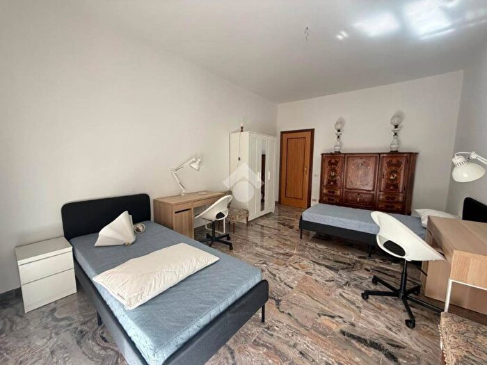 Appartamento quadrilocale in affitto in Via Cesare Balbo, Vanchiglia, Torino