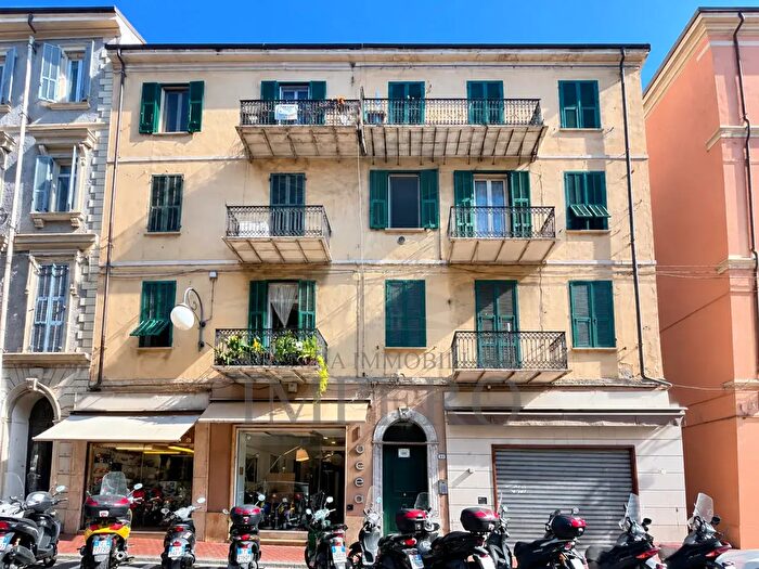 Appartamento bilocale in vendita in Via Cavour, Ventimiglia