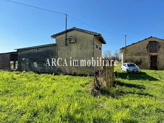 Casa con 12 locali in vendita in Pietrasanta