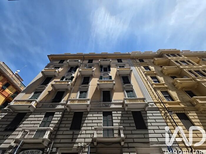 Appartamento con 6 locali in vendita in Via dei Mille, Savona