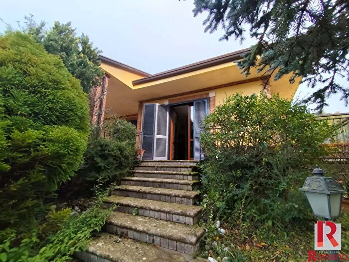 Casa con 7 locali in vendita in Via Abbatella, Castel Morrone