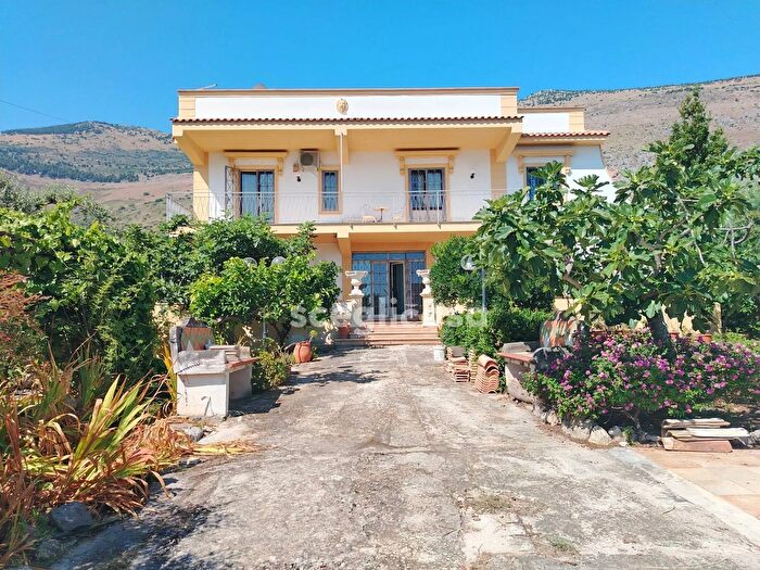 Casa con 5 locali in vendita in Ss Ovest, Carini