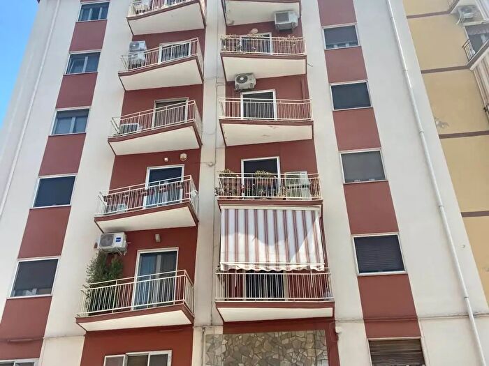 Appartamento trilocale in vendita in Via Paolo Lembo, Bari