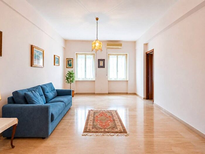 Appartamento trilocale in affitto in Via Giacinto Carini, Monteverde Vecchio, Roma