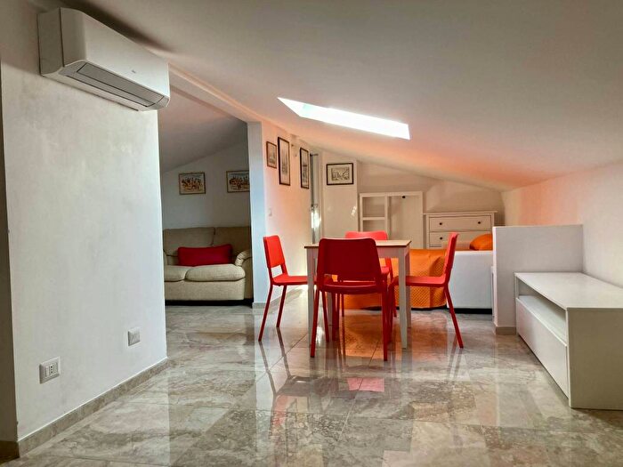 Appartamento monolocale in affitto in Via Lorenzo Bartolini, San Frediano, Firenze