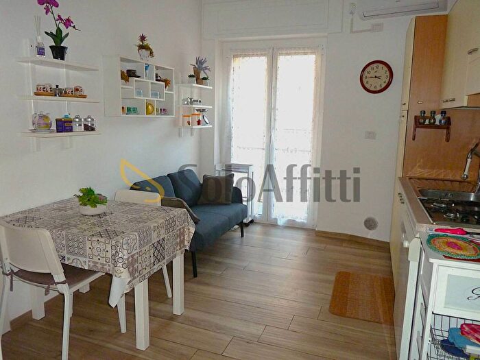 Appartamento bilocale in affitto in Via Alessandro Manzoni, Porto Vecchio, Sanremo
