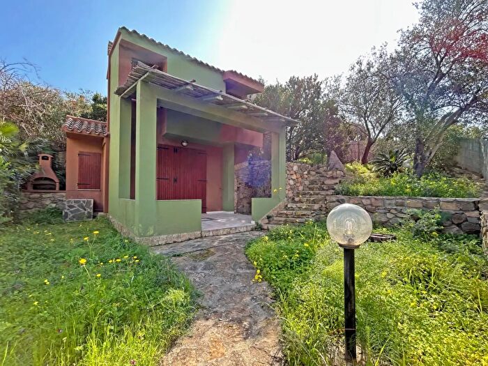 Casa trilocale in vendita in Via Puglia, Villasimius