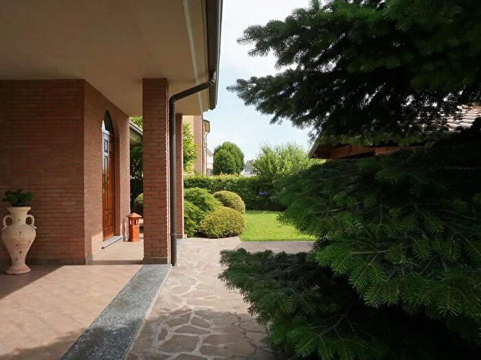 Casa con 8 locali in vendita in Via Pasini, Colorno