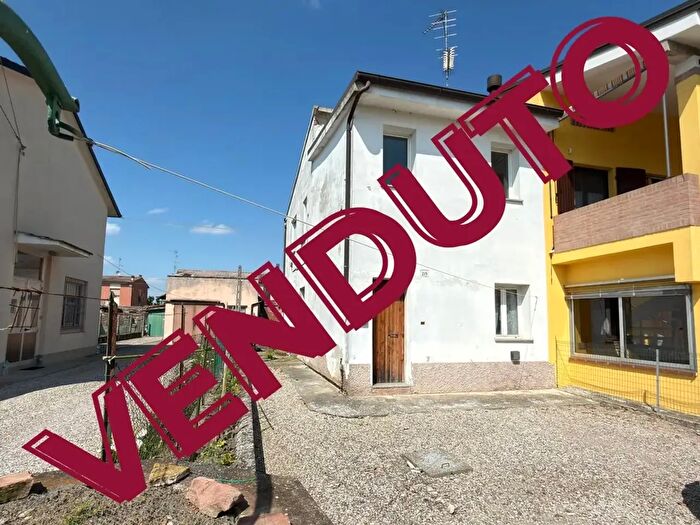 Casa trilocale in vendita in Via Comunale, Bondeno