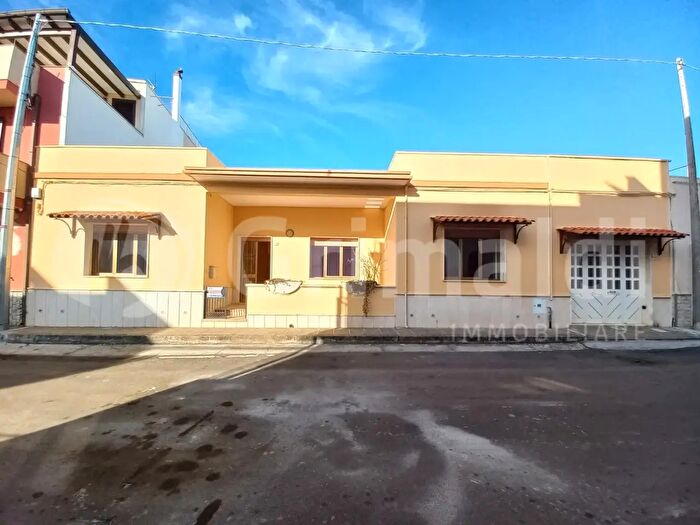 Casa quadrilocale in vendita in Via Ugo Foscolo, Ugento