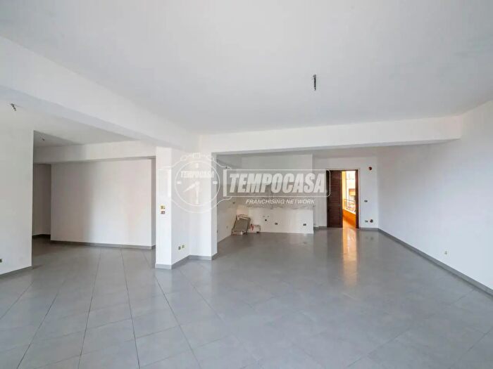 Appartamento con 6 locali in vendita in Strada Panoramica dello Stretto, Messina