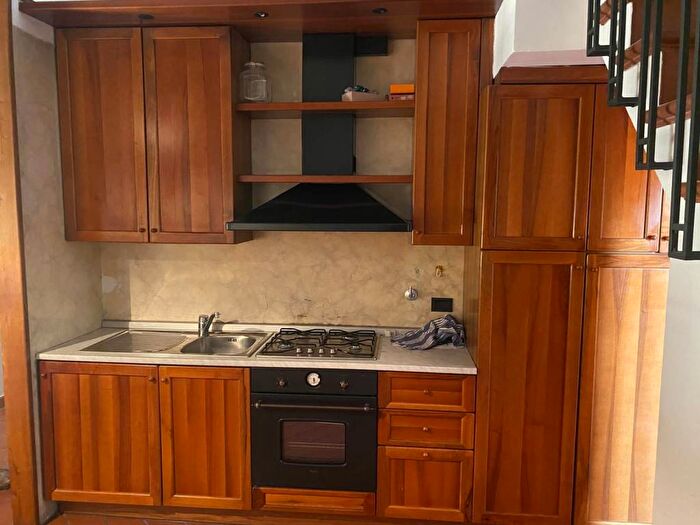 Appartamento trilocale in affitto in Piazza Niccolò Acciaioli, Galluzzo, Firenze