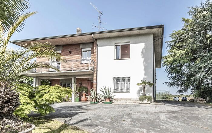 Casa con 6 locali in vendita in Via Casolana, Castel Bolognese