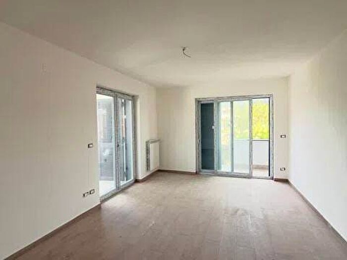 Appartamento trilocale in affitto in Via Generale Pasquale Tenga, San Leucio Briano, Caserta