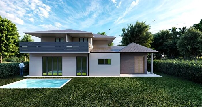 Casa con 6 locali in vendita in Camaiore