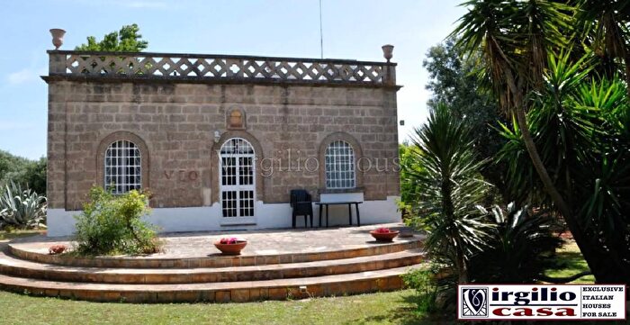 Casa con 7 locali in vendita in Contrada Camastra Ostuni, Ostuni