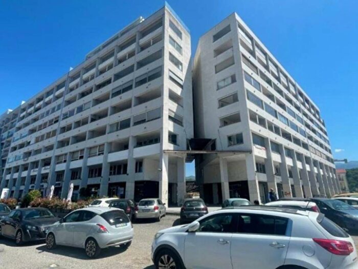 Appartamento trilocale in affitto in Viale Giacomo Mancini, Mancini, Cosenza