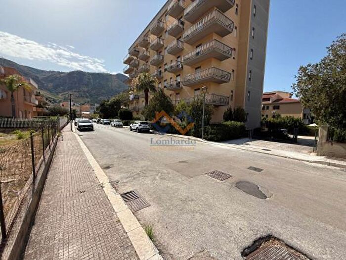 Appartamento con 5 locali in vendita in Via Duchessa, Castellammare Del Golfo