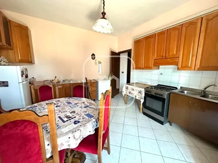 Appartamento trilocale in vendita in Via Rometta, Roma