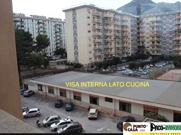 Appartamento con 5 locali in vendita in Via Zaire, Palermo