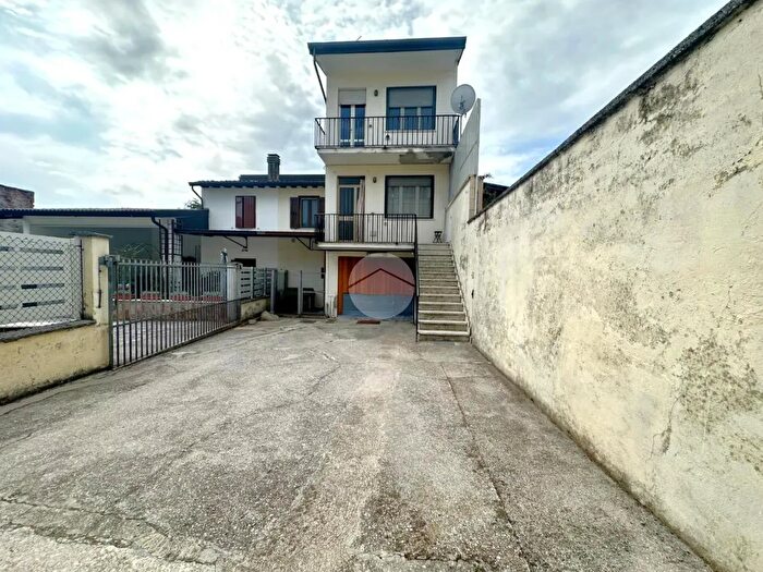 Appartamento quadrilocale in vendita in Via G Cesare Abba, Carpenedolo