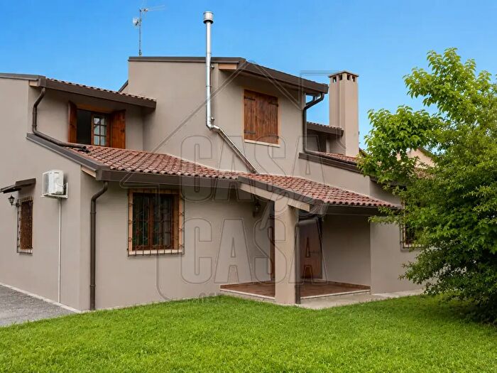 Casa con 5 locali in vendita in Via E Fermi, Campolongo Maggiore