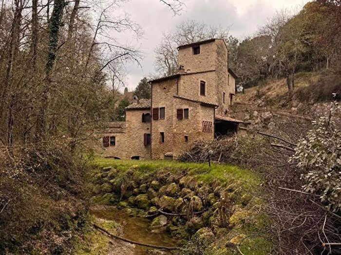 Casa con 15 locali in vendita in San Gimignano
