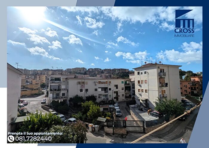 Appartamento trilocale in vendita in Via Ercolano Salvi, Napoli