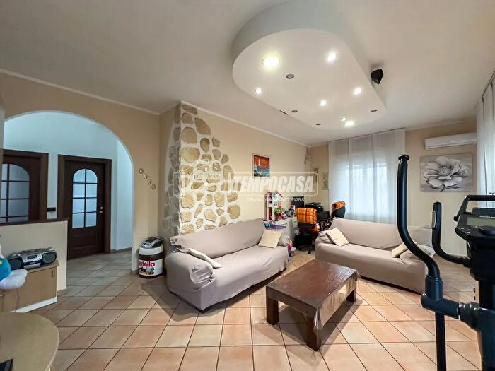 Casa trilocale in vendita in Via G Schiapparelli, Bollate