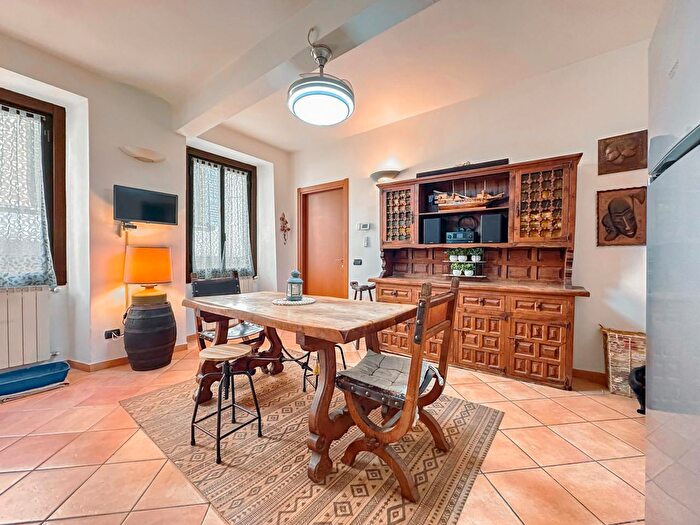 Appartamento trilocale in vendita in Via Antonio Cantova, Verbania