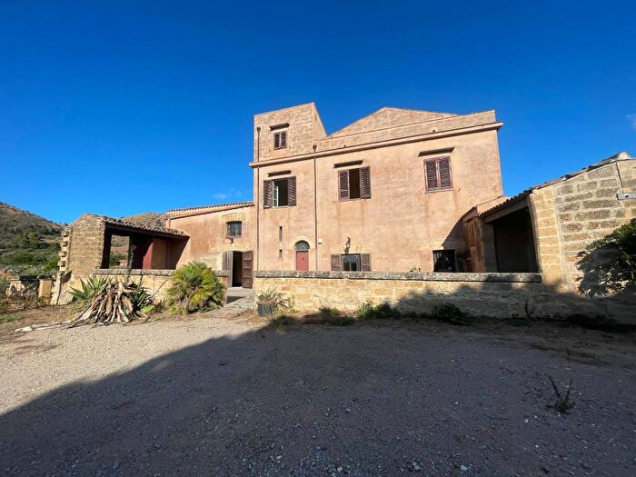 Casa con 6 locali in affitto in Via Nazionale Strada Statale, Solanto, Santa Flavia