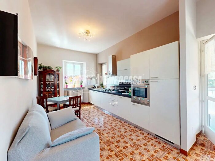 Casa con 5 locali in vendita in Verduno