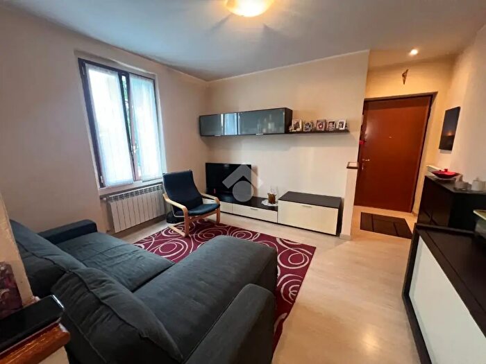 Appartamento quadrilocale in vendita in Via Magellano, Vedano Olona