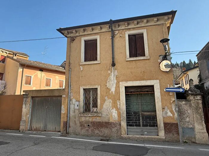 Casa bilocale in vendita in Tregnago