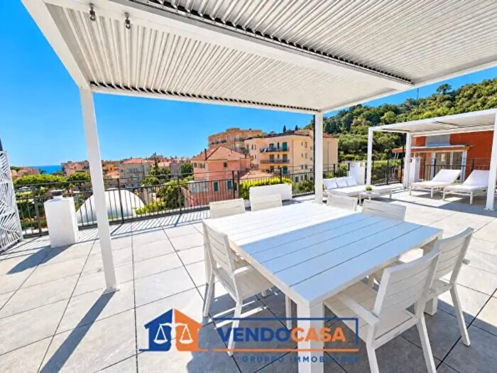 Appartamento quadrilocale in vendita in Vico Melogno, Finale Ligure