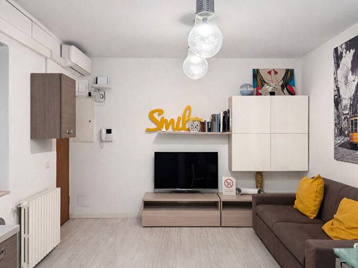 Appartamento trilocale in affitto in Via Felice Casati, Buenos Aires, Milano