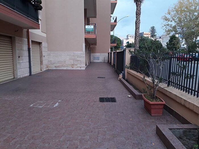 Appartamento con 6 locali in affitto in Via Loreto, Sbarre, Reggio Calabria