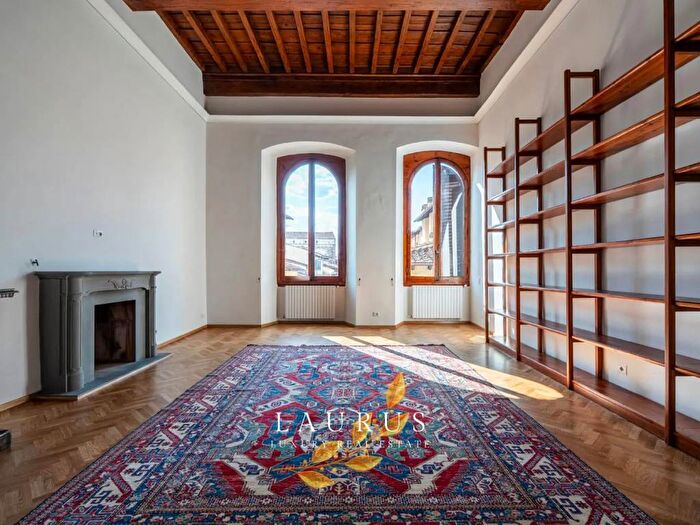 Appartamento con 6 locali in affitto in Via SantAgostino, Santo Spirito, Firenze