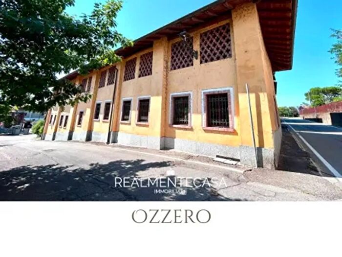 Casa con 6 locali in vendita in Via Aprile, Ozzero