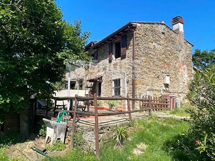 Casa trilocale in vendita in Località Castiglioni, Rufina