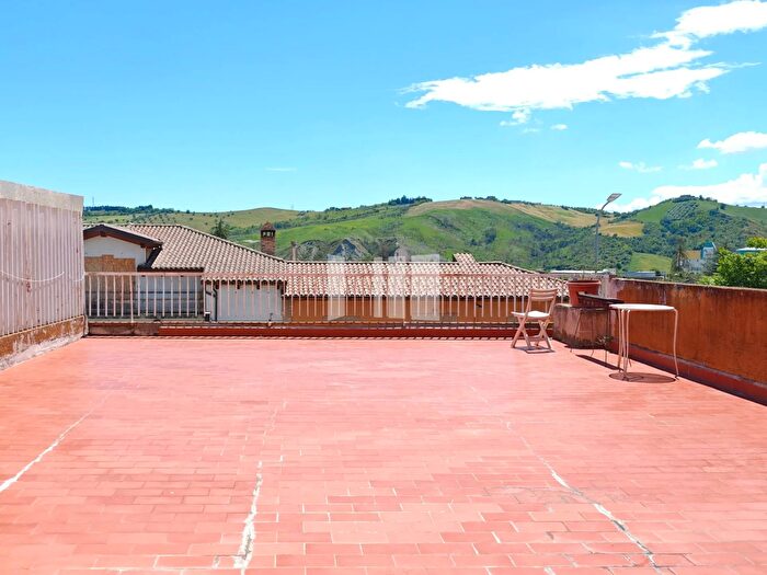 Appartamento quadrilocale in vendita in Viale Europa, Teramo