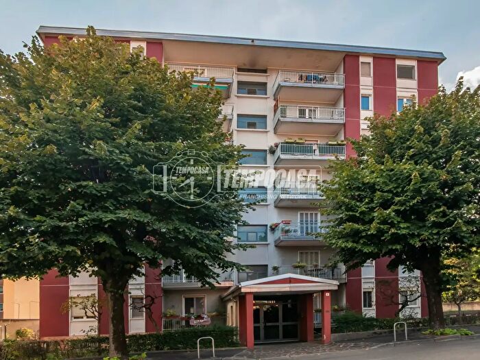 Appartamento quadrilocale in vendita in Via Tommaso Grossi, Paderno Dugnano