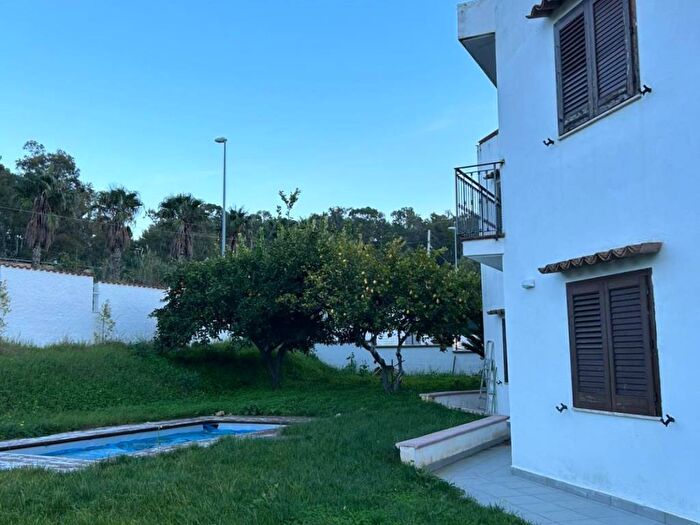 Casa con 6 locali in affitto in Contrada Turrati, Soverato