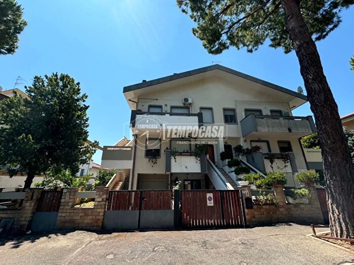 Casa quadrilocale in vendita in Via Ettore Ianni, Francavilla Al Mare