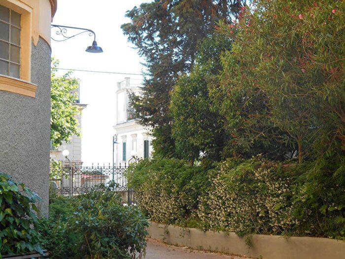 Appartamento bilocale in affitto in Via Luigia Sanfelice, Vomero, Napoli