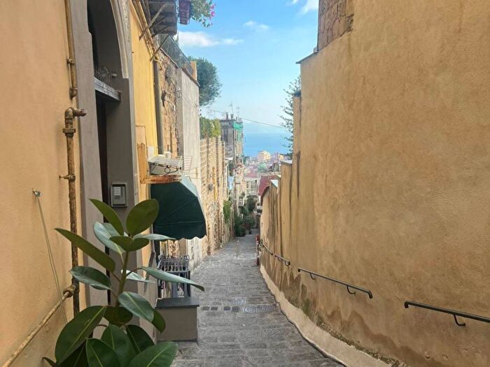 Appartamento monolocale in affitto in Salita del Petraio, Vomero, Napoli