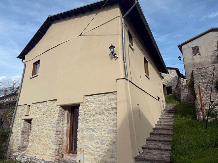 Casa con 5 locali in vendita in CasciaOnelli, Cascia