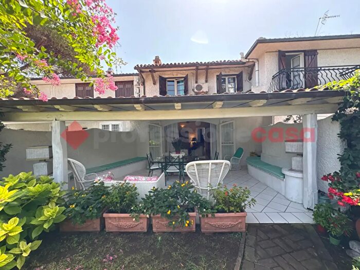 Casa con 5 locali in vendita in Piazza Italo Gelmini, San Felice Circeo