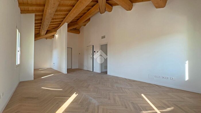 Appartamento con 5 locali in vendita in Viale della Vittoria, Soave