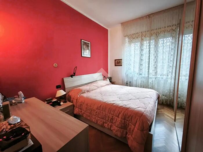 Appartamento trilocale in vendita in Via Monte Rosa, Torino